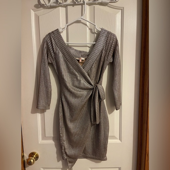 Silver mini dress - Picture 1 of 3